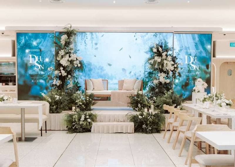 A wedding reception at The Acacia Geneo styled with blush florals
